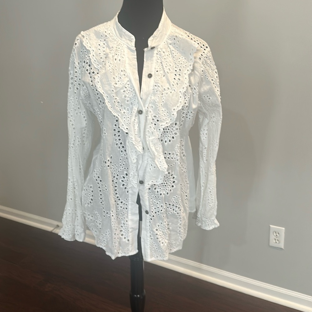 NWT White Top with ruffle front - Size Medium